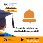Pomarańczowy dzwonek na tle planszy rekrutacyjnej z napisem "Ostatnie miejsca na studiach licencjackich. Zarejestruj się do 15.09.2022"